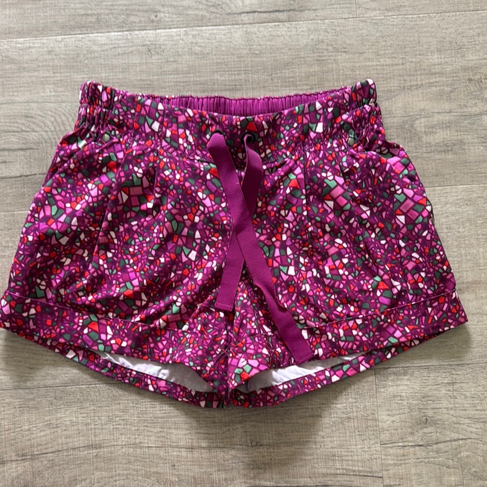 Lululemon Patterned Women's Shorts Size 4